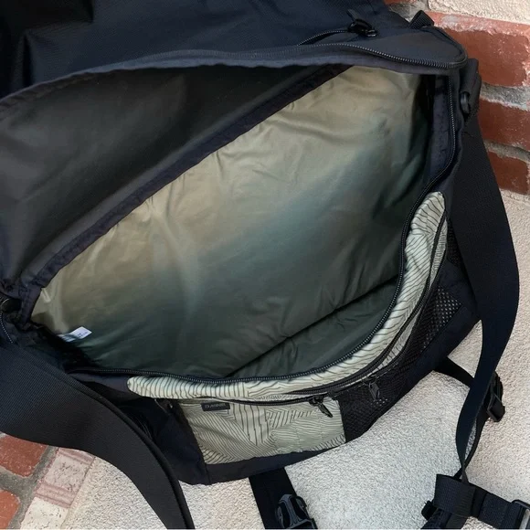 DAKINE 🚴 Black Messenger/Laptop On-the-Go Bag (Large)
